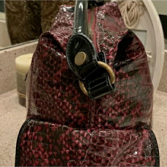 Simply Vera Wang Hobo Shoulder Bag Purse Large Faux Snake Blue Purple Ch… - Picture 5 of 11